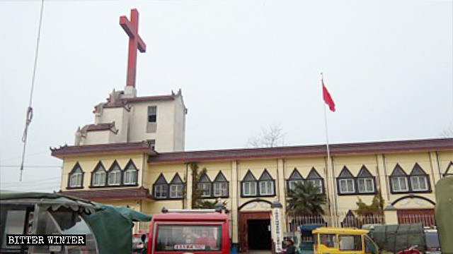 십자가가 철거되기 전 장성교회의 모습