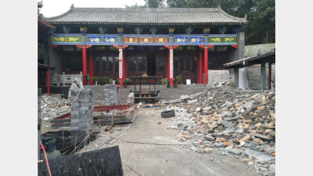 철거 후 야오치궁의 본당만 남겨진 모습
