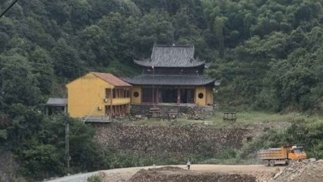 닝보시의 불교 사원 철거 전 모습