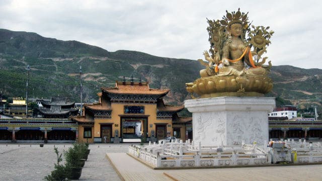 황난 티베트족 자치주의 롱우 수도원