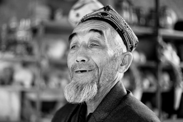 투루판 근처 마을에 사는 아크사칼(현자 노인). © Maxime Crozet