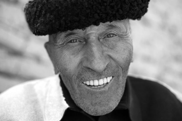 타슈쿠르간 타지크 자치현에 있는 어느 마을에 사는 노인. © Maxime Crozet