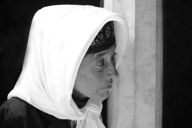 파미르 고원의 중국 국경에 있는 타슈쿠르간에 사는 타지크족 여성. © Maxime Crozet