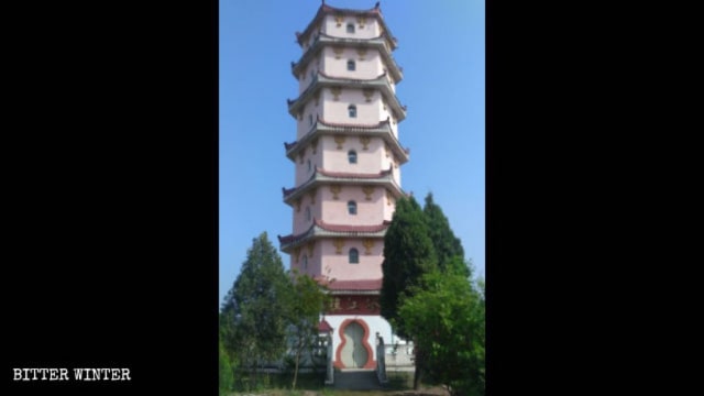 불교 신자들의 화장된 유골이 보관된 전장 석탑
