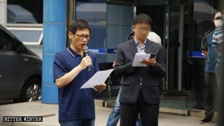 서울에서 열린 허위 시위로 이익을 보는 자 누구인가?