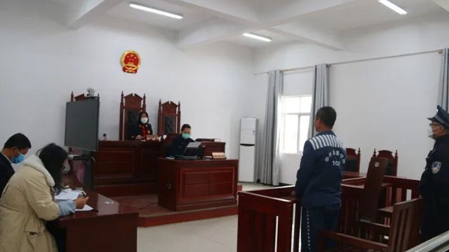 5월, 중국 남서부 윈난(雲南)성에서 정부에 청원했다가 징역형을 선고받은 남성